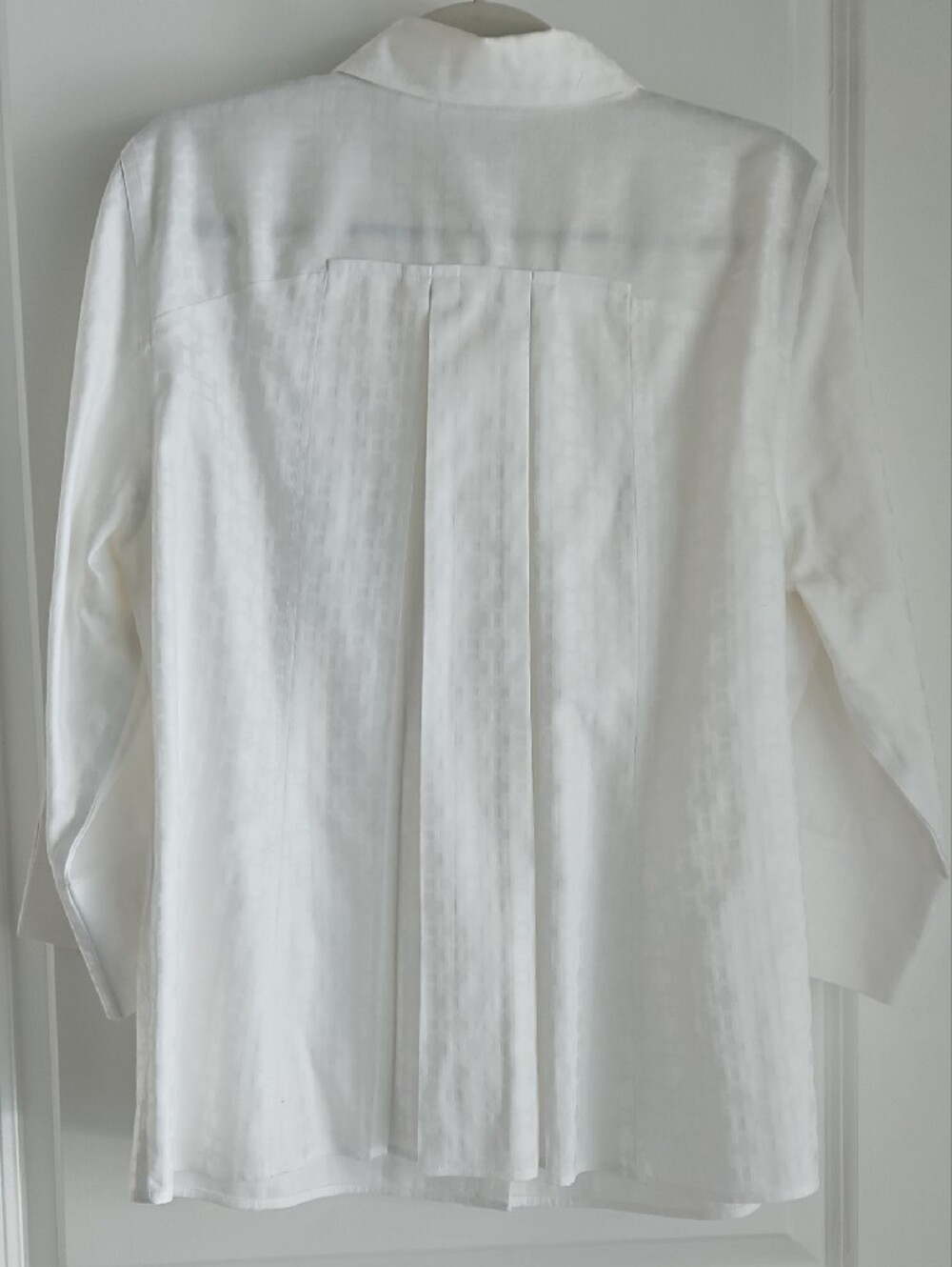 Chico's White Women's Button-Front Dress Shirt - Picture 3 of 3